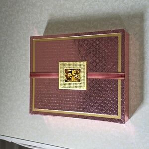 Bare‎ minerals mirrored storage box